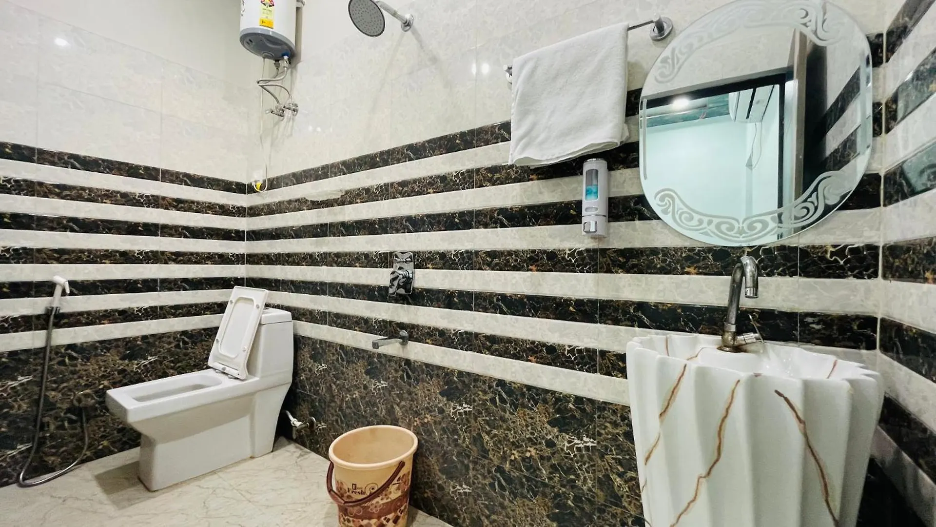Rk Guest House Paying Agra  India